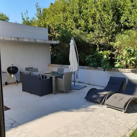 Garden & Pool Bbq Spacious By Rt Kamenjak *
