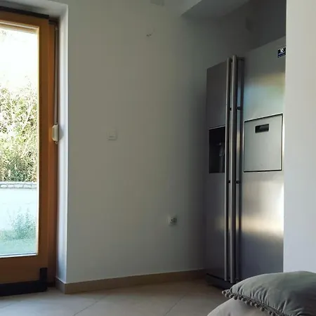 Garden & Pool Bbq Spacious By Rt Kamenjak Apartment *